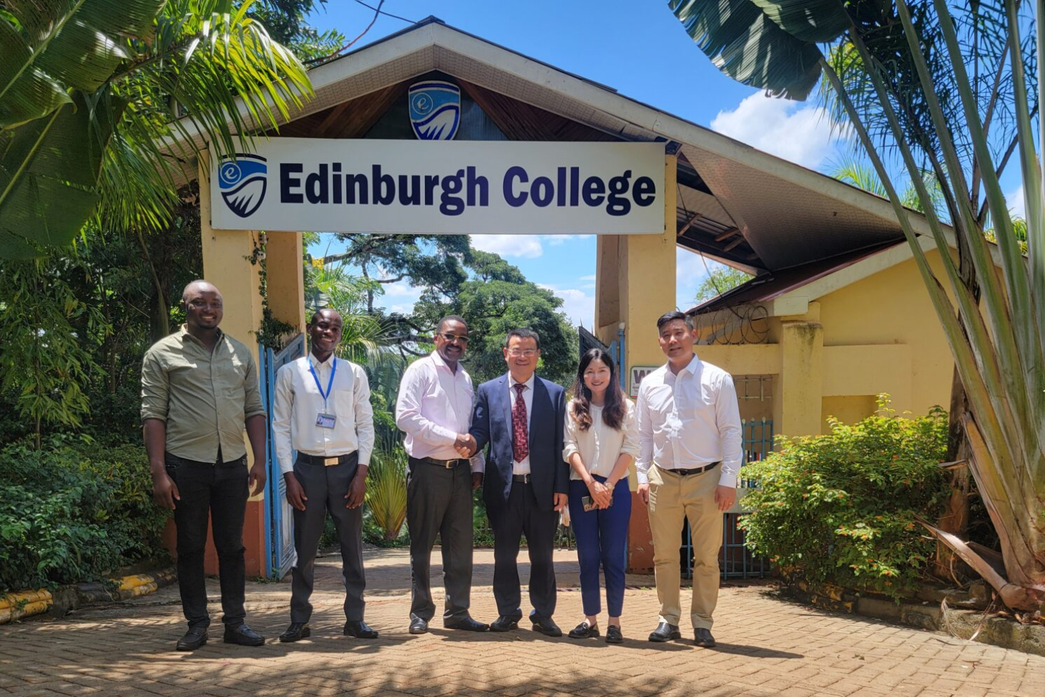 Hunan Engineering College launched two engineering centers at Edinburgh College, Kenya.​